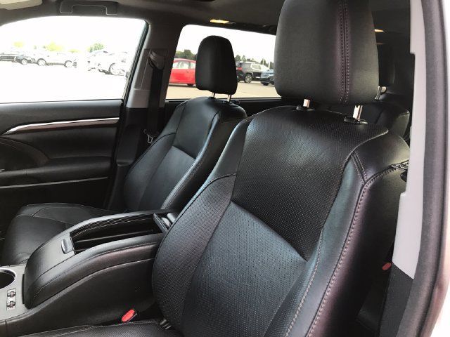 Used 2016 Toyota Highlander Limited w/ Protection Package #3 AWD/4WD image 3