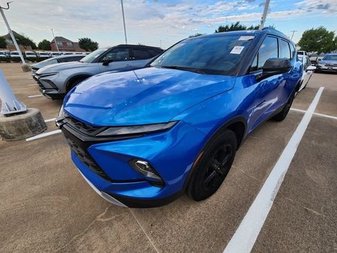 Used 2024 Chevrolet Blazer LT w/ Convenience Package FWD image 3