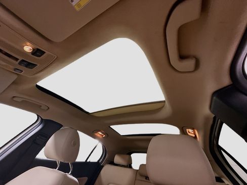 Used 2017 Mercedes-Benz GLA 250 4MATIC w/ Premium Package image 40