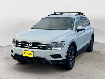 Used 2020 Volkswagen Tiguan SE w/ Panoramic Sunroof Package