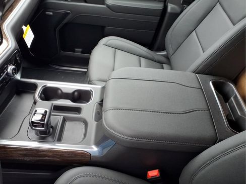 New 2026 GMC Sierra 1500 Elevation w/ Elevation Premium Package AWD/4WD image 13