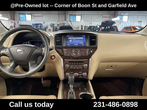 Used 2016 Nissan Pathfinder SL w/ SL Tech Package AWD/4WD image 18