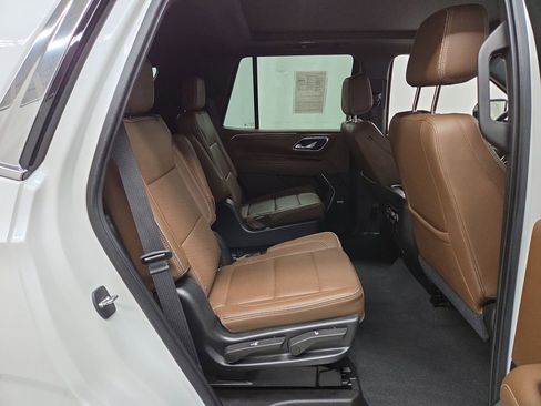 Used 2021 Chevrolet Tahoe High Country AWD/4WD image 11
