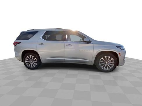 Used 2022 Chevrolet Traverse Premier image 3