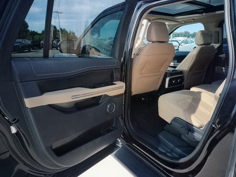 Used 2024 Ford Expedition Max Limited AWD/4WD image 11