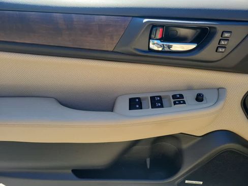 Used 2016 Subaru Outback 2.5i Limited AWD/4WD image 25