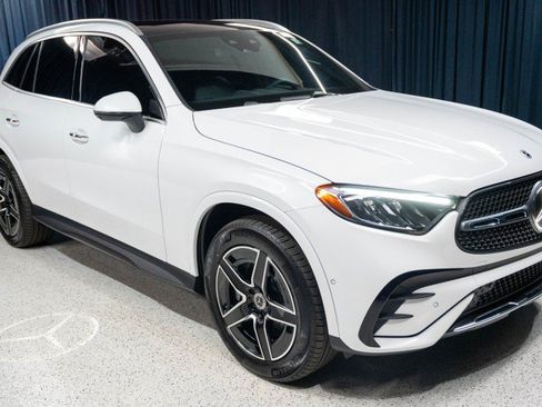 New 2026 Mercedes-Benz GLC 300 image 3