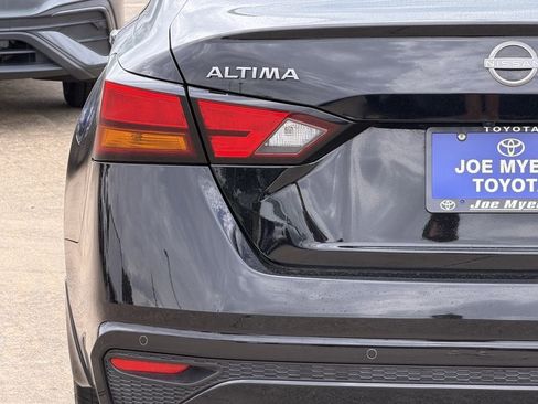 Used 2025 Nissan Altima 2.5 SR FWD image 10