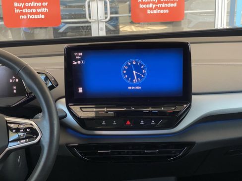 Certified 2024 Volkswagen ID.4 2WD image 31
