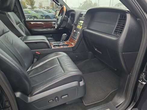 Used 2016 Lincoln Navigator L Select image 19