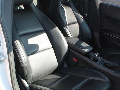 Used 2018 Mercedes-Benz CLA 250 4MATIC image 24