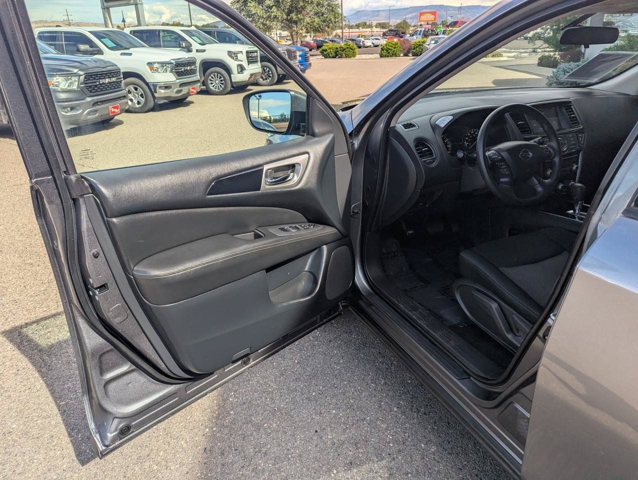 Used 2018 Nissan Pathfinder S AWD/4WD image 8