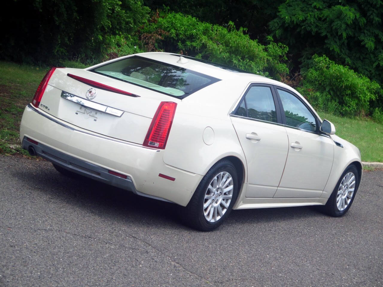 Used 2011 Cadillac CTS Luxury AWD/4WD image 26