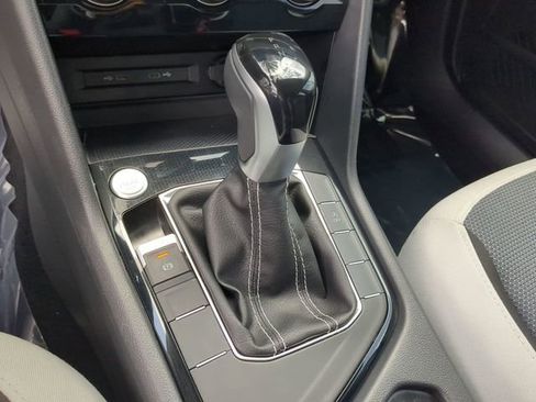 Certified 2025 Volkswagen Taos S FWD image 21
