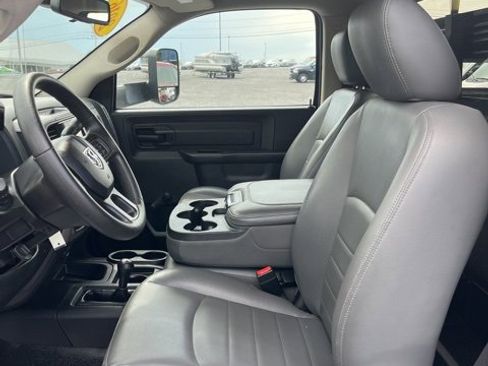 Used 2016 RAM 3500 Tradesman image 9