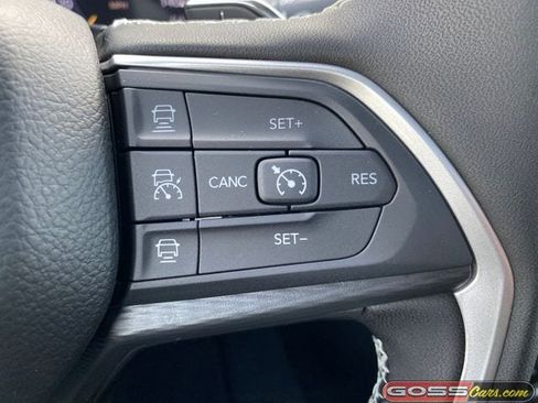 New 2025 Jeep Grand Cherokee Laredo X w/ Luxury Tech Group I image 19