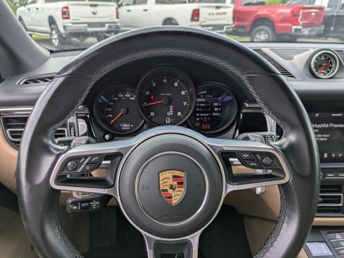 Used 2021 Porsche Macan AWD/4WD image 24