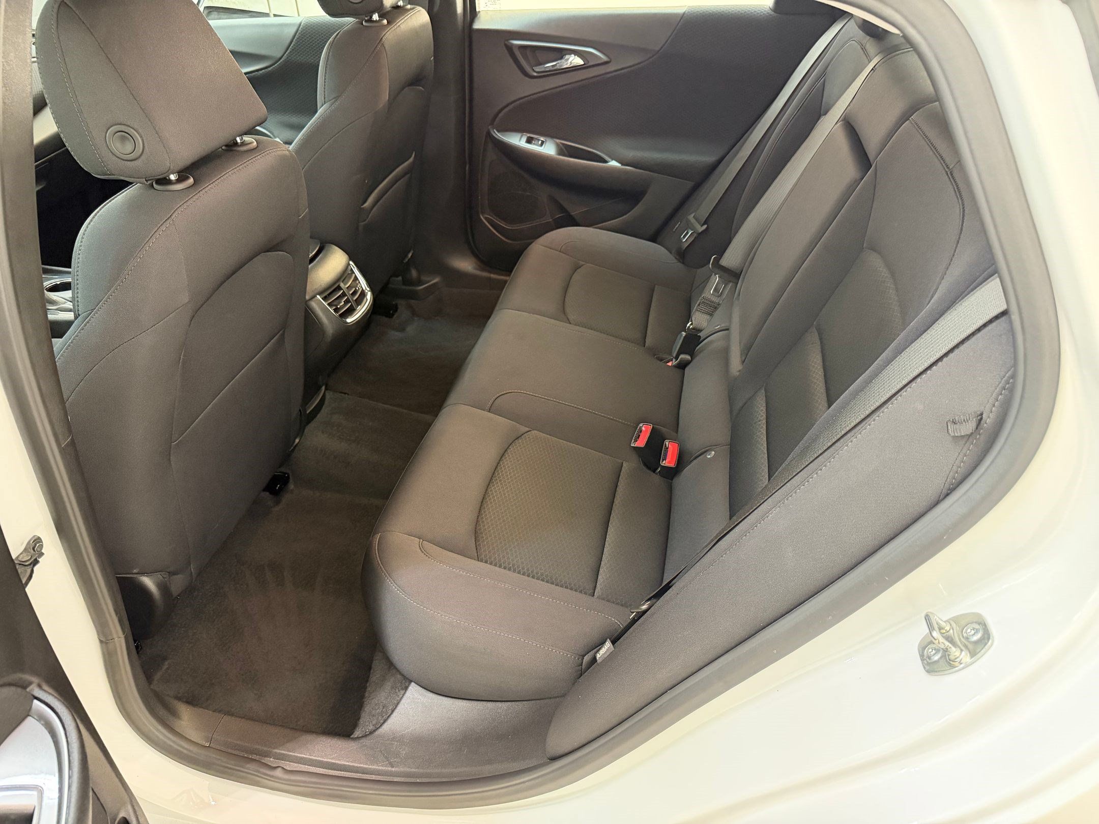 Used 2025 Chevrolet Malibu LT FWD image 22