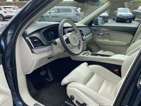 Used 2025 Volvo XC90 B6 Ultra w/ Protection Package image 8