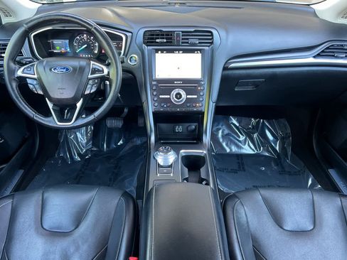 Used 2019 Ford Fusion Energi Titanium FWD image 3