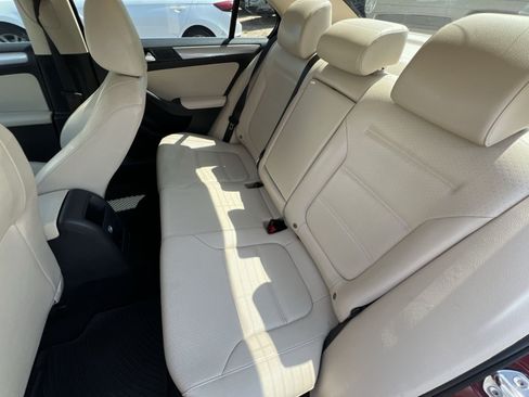 Used 2018 Volkswagen Jetta SE FWD image 5