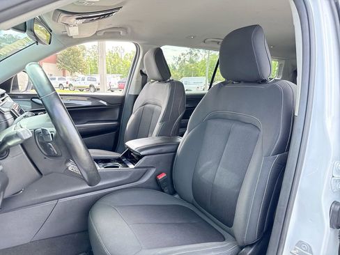 Used 2022 Jeep Grand Cherokee L Laredo w/ Luxury Tech Group I image 8