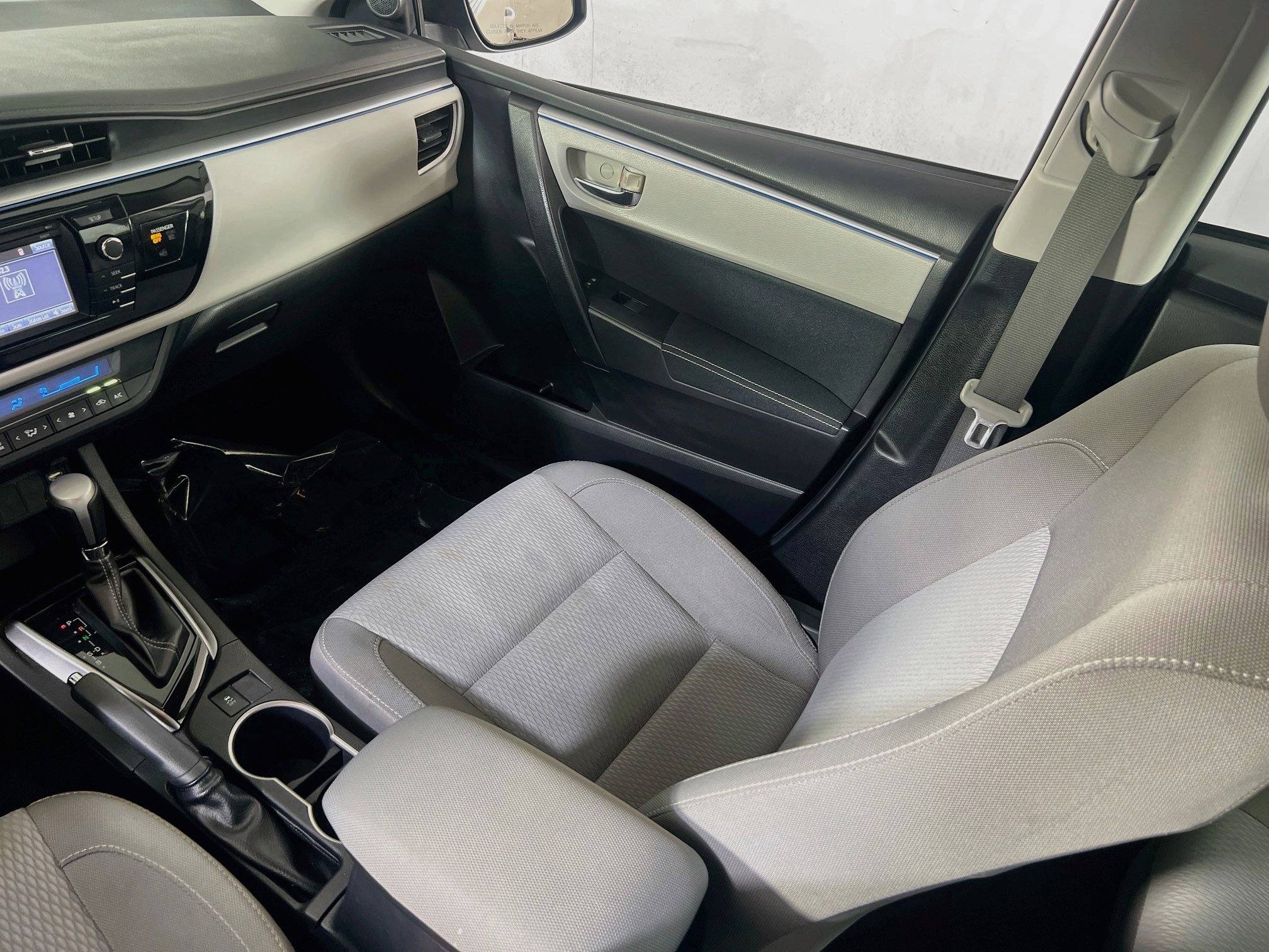 Used 2016 Toyota Corolla LE FWD image 21