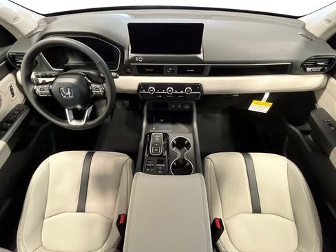 Used 2026 Honda Pilot Touring image 23