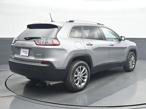 Used 2019 Jeep Cherokee Latitude Plus w/ Cold Weather Group AWD/4WD image 6