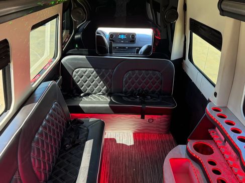 Used 2023 Mercedes-Benz Sprinter 3500 image 78