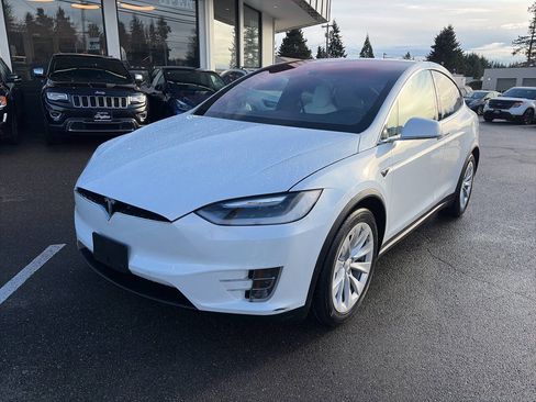 Used 2016 Tesla Model X 75D image 1