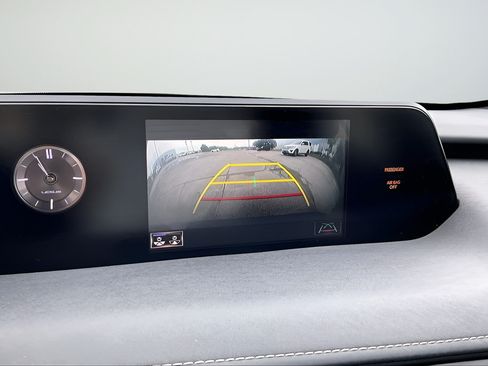Used 2019 Lexus UX 200 w/ Premium Package FWD image 13