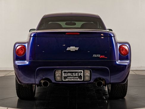 Used 2004 Chevrolet SSR w/ Preferred Equipment Group image 7