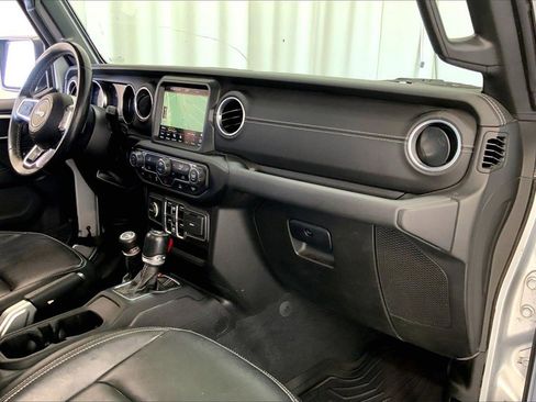 Used 2022 Jeep Wrangler Unlimited Sahara image 28