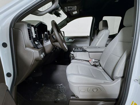 New 2026 GMC Sierra 1500 SLE image 12