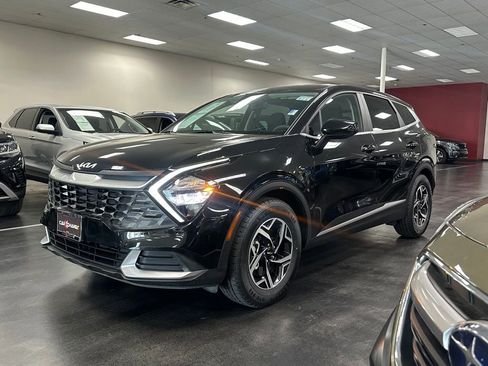 Used 2023 Kia Sportage LX FWD image 3