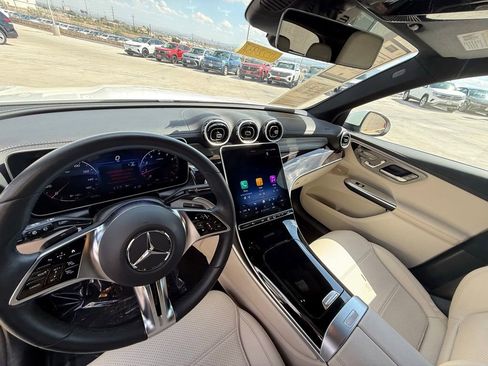 Used 2025 Mercedes-Benz GLC 300 image 14