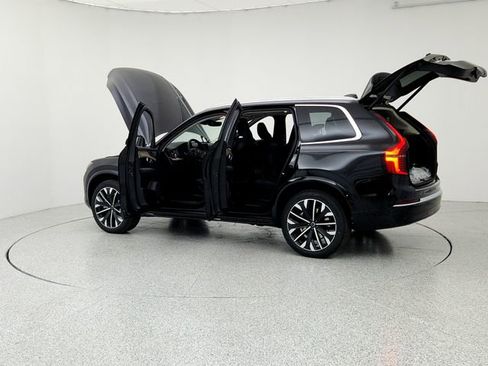 New 2025 Volvo XC90 B6 Plus w/ Protection Package Premier image 12