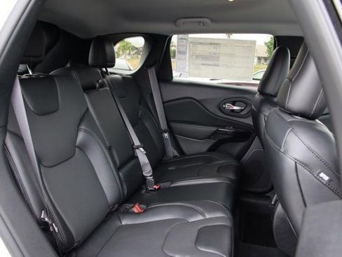 New 2023 Jeep Cherokee Altitude Lux image 20