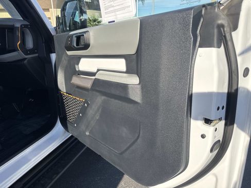 Used 2023 Ford Bronco Badlands image 25