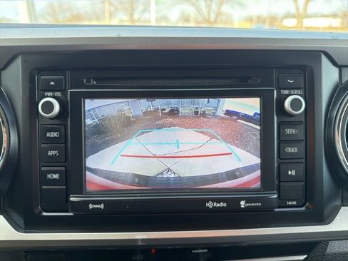 Used 2016 Toyota Tacoma SR5 image 19