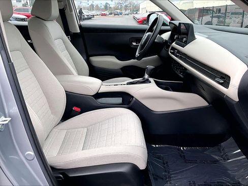 Certified 2025 Honda HR-V LX image 8