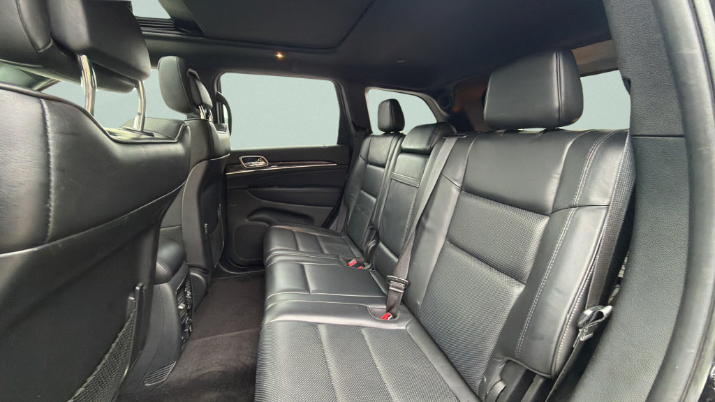 Used 2018 Jeep Grand Cherokee Overland AWD/4WD image 25