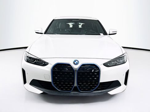 Used 2024 BMW i4 eDrive40 image 2