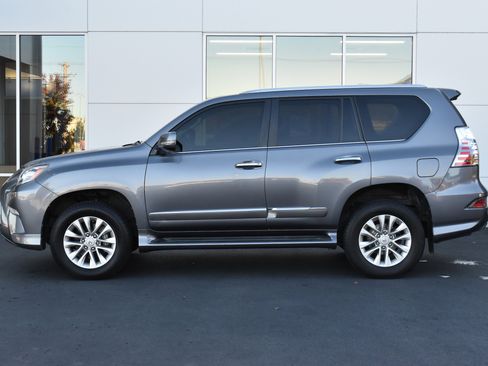 Used 2018 Lexus GX 460 image 13