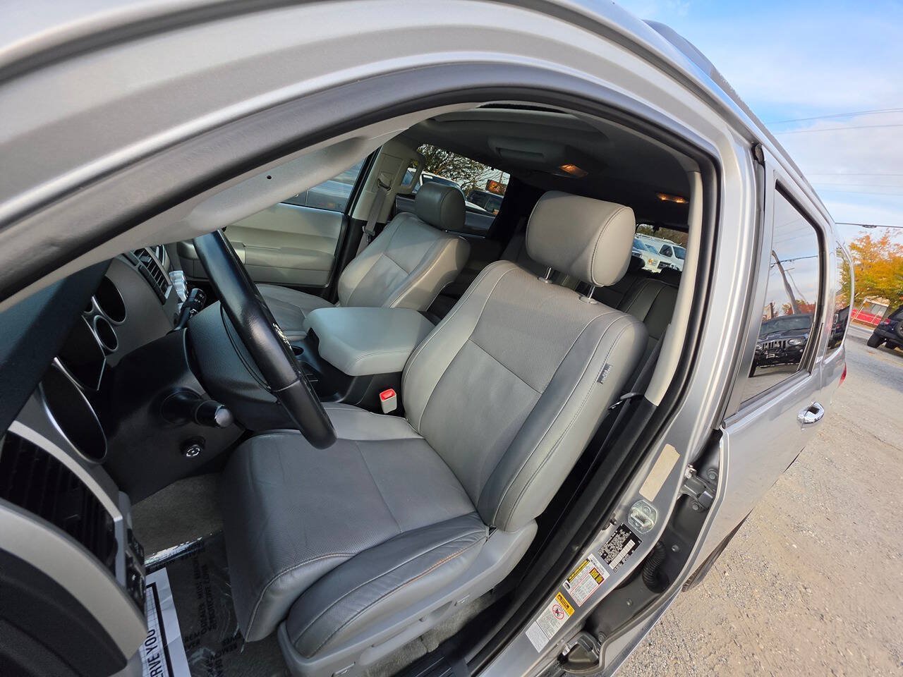 Used 2008 Toyota Sequoia Platinum w/ Cold Area Pkg AWD/4WD image 10
