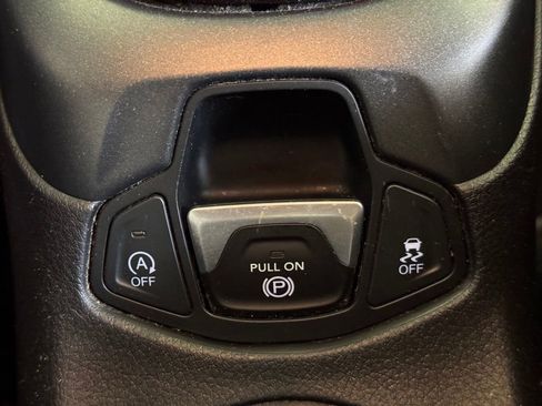Used 2019 Jeep Compass Trailhawk AWD/4WD image 38