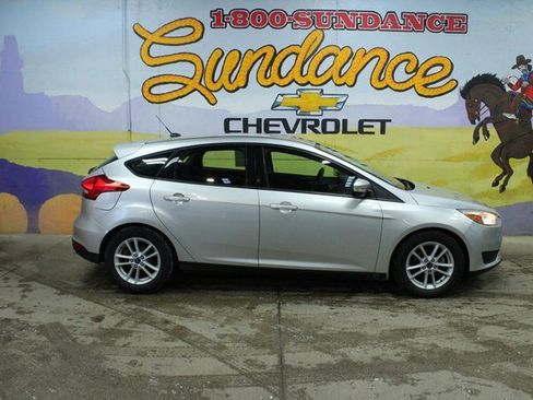 Used 2017 Ford Focus SE image 1