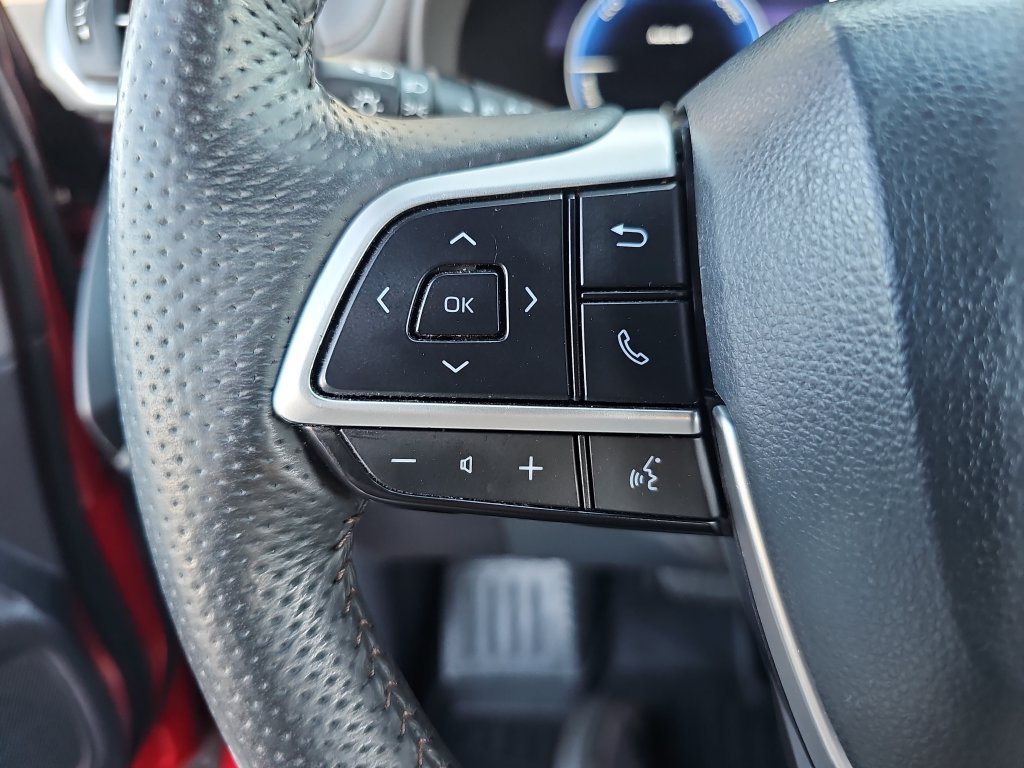 Certified 2025 Toyota Sienna Platinum AWD/4WD image 11