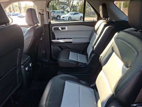 Certified 2022 Ford Explorer XLT w/ Equipment Group 202A AWD/4WD image 10